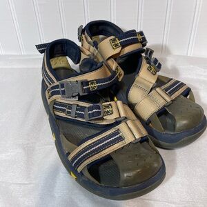 Sperry Sandals in Navy and Beige
